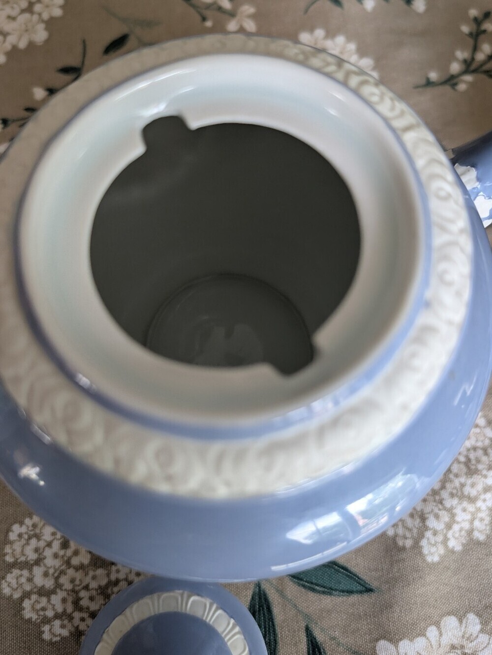 Union T Musterschulz Blue Relief Ceramic Teapot Set - Picture 9 of 15